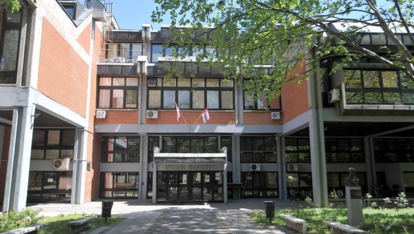 Правни факултет у Новом Саду усвојио План надокнаде наставе, предавања почињу од 5. маја Правни факултет у Новом Саду усвојио План надокнаде наставе, предавања почињу од 5. маја