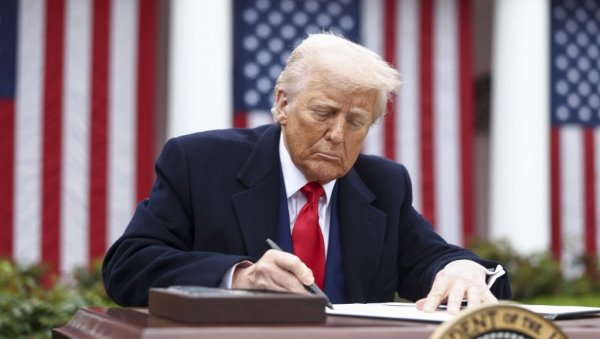 ТРАМП УЈЕДИНИО ПЕКИНГ И БРИСЕЛ? Кина спремна да ради са ЕУ на одбрани међународних трговинских правила ТРАМП УЈЕДИНИО ПЕКИНГ И БРИСЕЛ? Кина спремна да ради са ЕУ на одбрани међународних трговинских правила