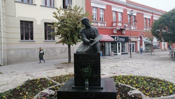 СЕДАМ СРПСКИХ ХЕРОИНА: Изложба у Уметничкој галерији Надежда Петровић у Чачку из спомен-збирке Павла Бељанског СЕДАМ СРПСКИХ ХЕРОИНА: Изложба у Уметничкој галерији Надежда Петровић у Чачку из спомен-збирке Павла Бељанског