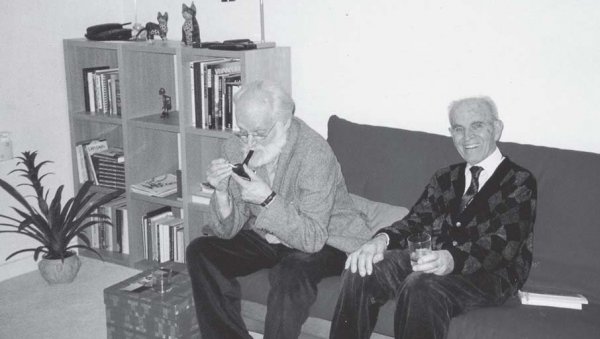 ФАВОРИТ ПАРТИЈЕ УЛАЗИ У АКАДЕМИЈУ НА МАЛА ВРАТА: Велибор Глигорић који је после 1948. по кратком поступку постао стручњак за реализам ФАВОРИТ ПАРТИЈЕ УЛАЗИ У АКАДЕМИЈУ НА МАЛА ВРАТА: Велибор Глигорић који је после 1948. по кратком поступку постао стручњак за реализам