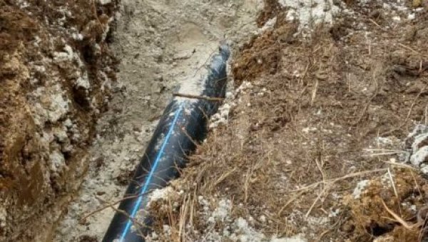 ИСПИРАЊЕ ВОДОВОДНЕ МРЕЖЕ: Делови Барајева од понедељка без воде ИСПИРАЊЕ ВОДОВОДНЕ МРЕЖЕ: Делови Барајева од понедељка без воде