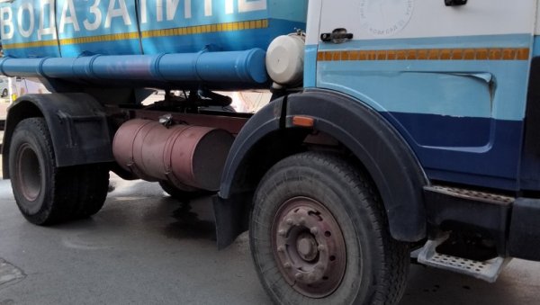 СУВЕ СЛАВИНЕ У ПОНЕДЕЉАК: Овај део Звездаре ће бити без воде СУВЕ СЛАВИНЕ У ПОНЕДЕЉАК: Овај део Звездаре ће бити без воде
