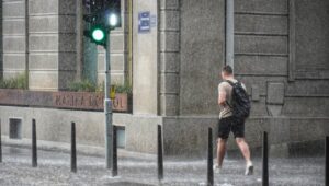 STIŽE OSVEŽENjE: Temperatura danas u padu, popodne lokalni pljuskovi i jak vetar