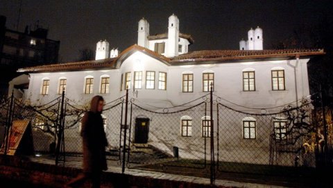 БОЖИЋ КОД КНЕГИЊЕ: Породична шетња кроз историју