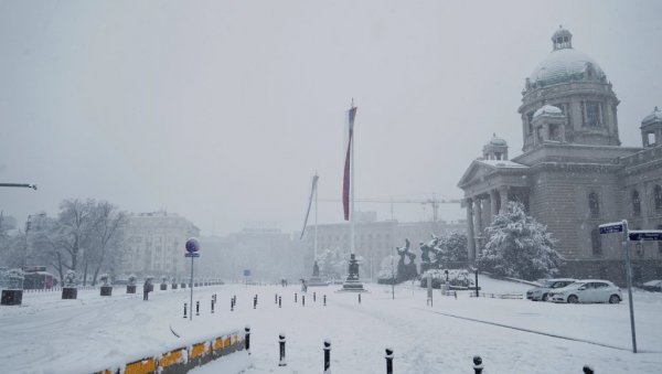 ОД НЕДЕЉЕ У 21 ЧАС ТРГ НИКОЛЕ ПАШИЋA ОТВОРЕН ЗА САОБРАЋАЈ: Завршено уклањање Божићног сеоцета