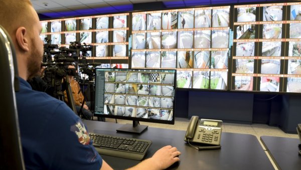 ТРИ ПУТА МАЊЕ ИНЦИДЕНАТА: Камере у школским двориштима отерале хулигане