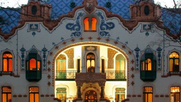 О НЕМОГУЋЕМ И НИТИМА ТЕКСТИЛА: Кустоска вођења у Савременох галерији Суботица