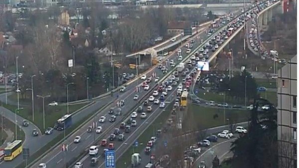 НАОРУЖАЈТЕ СЕ СТРПЉЕЊЕМ! Поподневни шпиц направио хаос у престоници