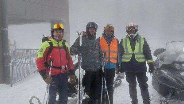 ЕКСПРЕСНА АКЦИЈА ПОЛИЦИЈЕ СТАРЕ ПЛАНИНЕ И ГОРСКЕ СЛУЖБЕ СПАСАВАЊА: Безбедно пронађена и евакуисана двојица скијаша (ФОТО)