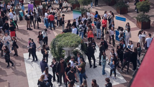 ШКОЛУЈУ СВЕ, ОД ПИЛОТА ДО МЕДИЦИНСКЕ СЕСТРЕ: Реформом укинуте некада популарне високе школе, а формиране академије струковних студија