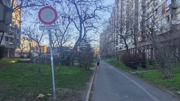 КОМШИЈЕ ТРАЖЕ СТРОЖУ КОНТРОЛУ И ПРЕПРЕКЕ: Репортери Новости у новобеоградском Блоку 23, где је камион Градске чистоће усмртио жену