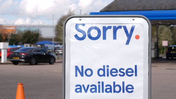 Седам таласа до колапса: ЕУ и Британија на удару економског цунамија