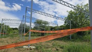 <div>CRVENA TRAKA U BAJDINOJ ŠUMI: Grupa građana zaustavila nelegalnu gradnju na teritoriji “pluća” Zvezdare</div>