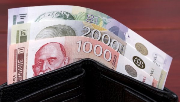 МАЛИ САОПШТИО ВАЖНЕ ПОДАТКЕ: Просечна плата у априлу 1.037 евра и реално већа за 9,5 одсто